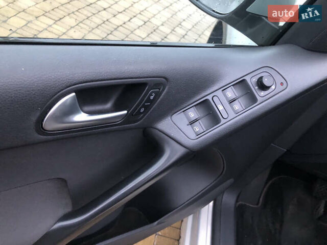 Сірий Фольксваген Тігуан, об'ємом двигуна 1.97 л та пробігом 214 тис. км за 12500 $, фото 12 на Automoto.ua