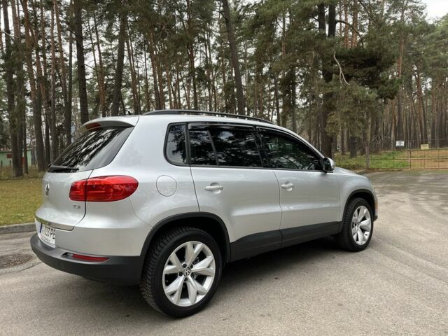 Серый Фольксваген Тигуан, объемом двигателя 2 л и пробегом 194 тыс. км за 12400 $, фото 4 на Automoto.ua