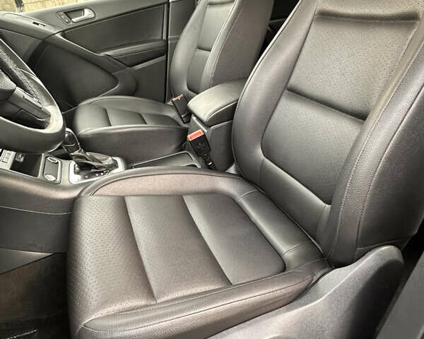 Серый Фольксваген Тигуан, объемом двигателя 1.98 л и пробегом 64 тыс. км за 15300 $, фото 37 на Automoto.ua