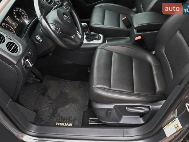 Сірий Фольксваген Тігуан, об'ємом двигуна 2 л та пробігом 150 тис. км за 13999 $, фото 19 на Automoto.ua