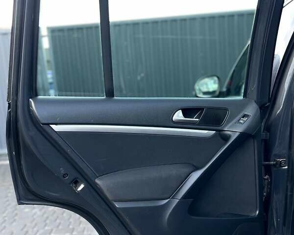 Серый Фольксваген Тигуан, объемом двигателя 1.97 л и пробегом 162 тыс. км за 17499 $, фото 12 на Automoto.ua