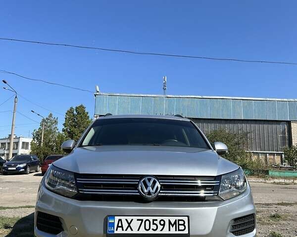 Сірий Фольксваген Тігуан, об'ємом двигуна 1.98 л та пробігом 135 тис. км за 12500 $, фото 4 на Automoto.ua
