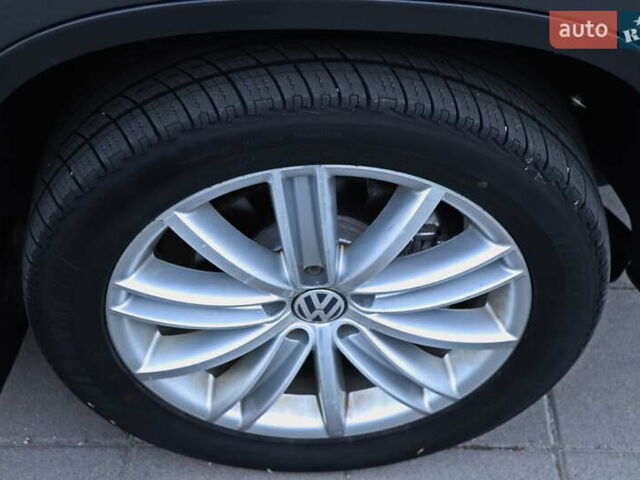 Сірий Фольксваген Тігуан, об'ємом двигуна 2 л та пробігом 150 тис. км за 13999 $, фото 18 на Automoto.ua