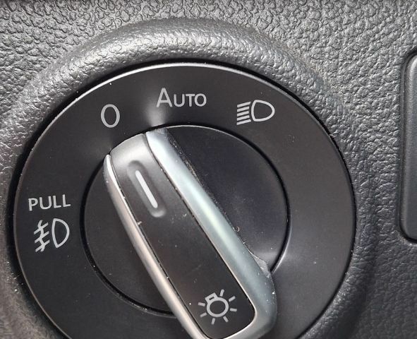 Серый Фольксваген Тигуан, объемом двигателя 2 л и пробегом 121 тыс. км за 13500 $, фото 13 на Automoto.ua