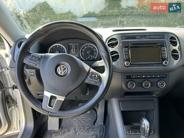 Сірий Фольксваген Тігуан, об'ємом двигуна 1.98 л та пробігом 135 тис. км за 12500 $, фото 5 на Automoto.ua