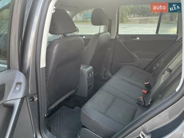 Серый Фольксваген Тигуан, объемом двигателя 1.98 л и пробегом 193 тыс. км за 11999 $, фото 4 на Automoto.ua