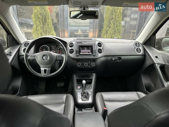 Серый Фольксваген Тигуан, объемом двигателя 2 л и пробегом 170 тыс. км за 12000 $, фото 10 на Automoto.ua