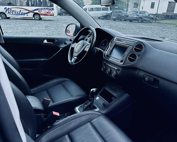 Серый Фольксваген Тигуан, объемом двигателя 1.98 л и пробегом 199 тыс. км за 13000 $, фото 14 на Automoto.ua