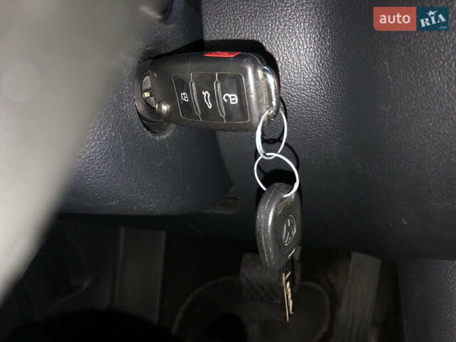 Сірий Фольксваген Тігуан, об'ємом двигуна 1.97 л та пробігом 214 тис. км за 12500 $, фото 24 на Automoto.ua