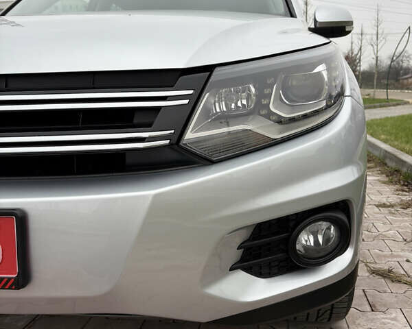 Серый Фольксваген Тигуан, объемом двигателя 2 л и пробегом 125 тыс. км за 14999 $, фото 19 на Automoto.ua