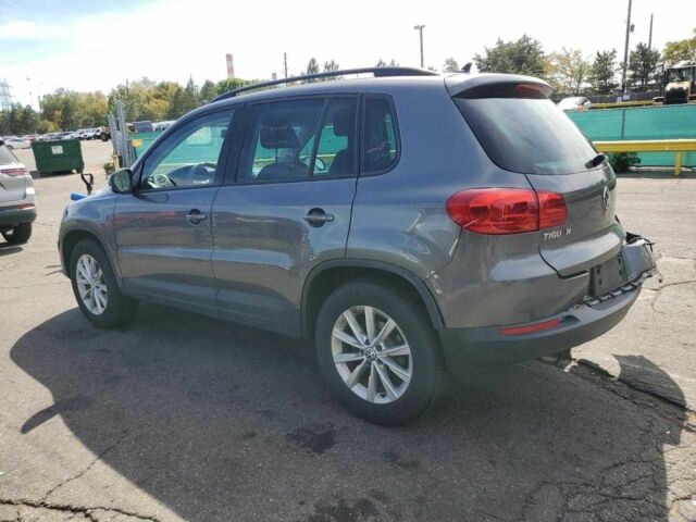 Серый Фольксваген Тигуан, объемом двигателя 2 л и пробегом 82 тыс. км за 900 $, фото 1 на Automoto.ua