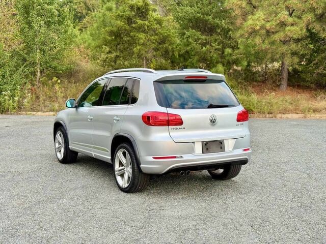 Серый Фольксваген Тигуан, объемом двигателя 2 л и пробегом 77 тыс. км за 9000 $, фото 4 на Automoto.ua
