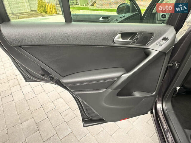 Серый Фольксваген Тигуан, объемом двигателя 1.98 л и пробегом 64 тыс. км за 15300 $, фото 35 на Automoto.ua