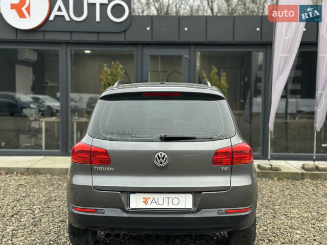 Серый Фольксваген Тигуан, объемом двигателя 2 л и пробегом 170 тыс. км за 12000 $, фото 3 на Automoto.ua