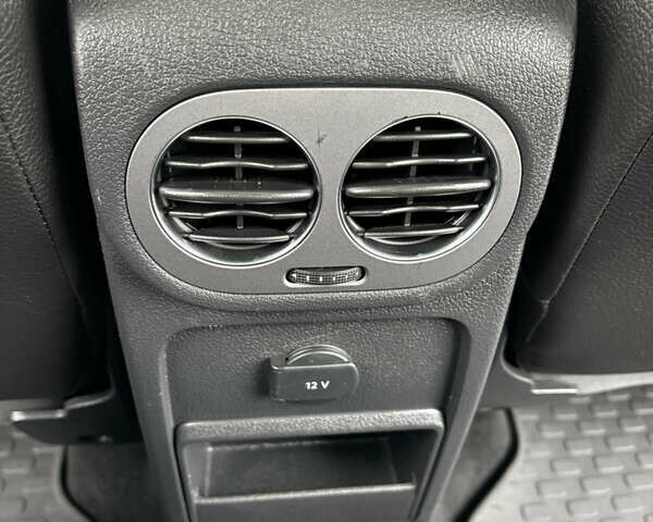 Серый Фольксваген Тигуан, объемом двигателя 2 л и пробегом 125 тыс. км за 14999 $, фото 42 на Automoto.ua