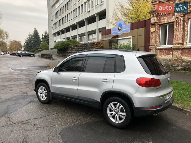 Сірий Фольксваген Тігуан, об'ємом двигуна 1.98 л та пробігом 197 тис. км за 13500 $, фото 5 на Automoto.ua