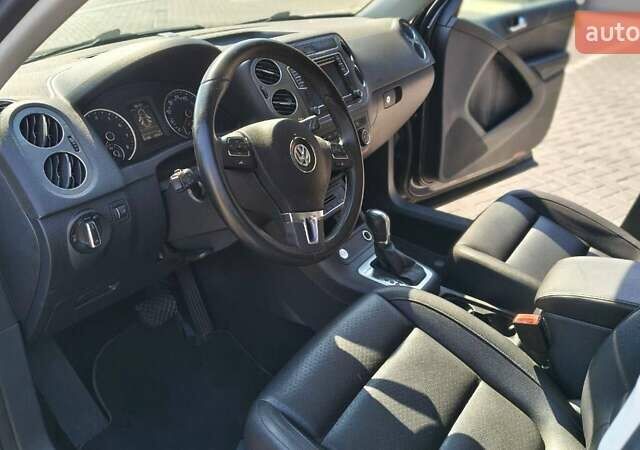 Серый Фольксваген Тигуан, объемом двигателя 1.98 л и пробегом 95 тыс. км за 13500 $, фото 5 на Automoto.ua