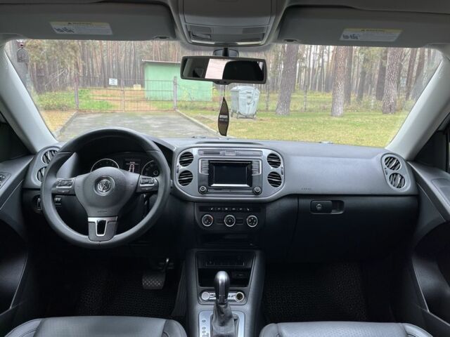 Серый Фольксваген Тигуан, объемом двигателя 2 л и пробегом 194 тыс. км за 12400 $, фото 22 на Automoto.ua