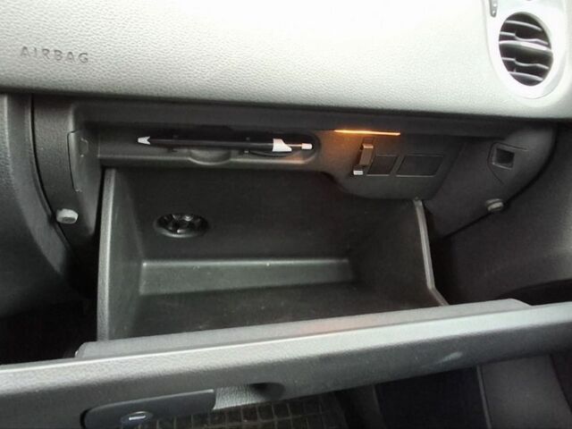 Серый Фольксваген Тигуан, объемом двигателя 2 л и пробегом 121 тыс. км за 13500 $, фото 11 на Automoto.ua