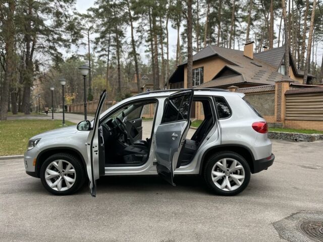 Серый Фольксваген Тигуан, объемом двигателя 2 л и пробегом 194 тыс. км за 12400 $, фото 12 на Automoto.ua