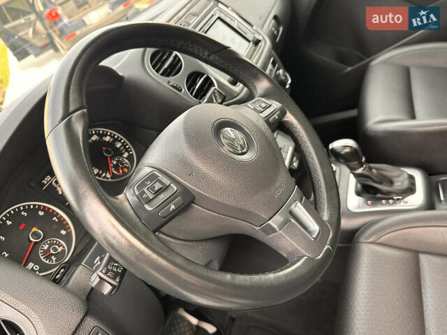 Серый Фольксваген Тигуан, объемом двигателя 1.98 л и пробегом 64 тыс. км за 15300 $, фото 39 на Automoto.ua