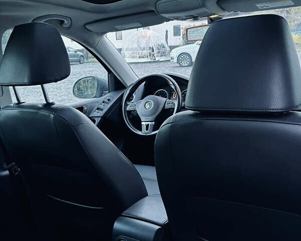 Серый Фольксваген Тигуан, объемом двигателя 1.98 л и пробегом 199 тыс. км за 13000 $, фото 13 на Automoto.ua