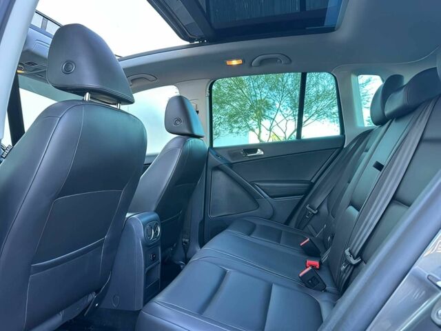 Серый Фольксваген Тигуан, объемом двигателя 2 л и пробегом 78 тыс. км за 4644 $, фото 11 на Automoto.ua