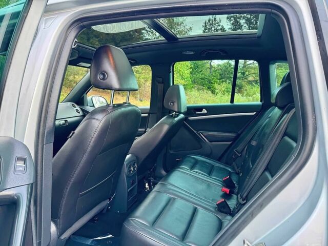 Серый Фольксваген Тигуан, объемом двигателя 2 л и пробегом 77 тыс. км за 9000 $, фото 13 на Automoto.ua