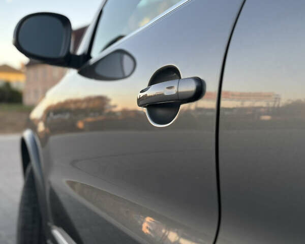 Серый Фольксваген Тигуан, объемом двигателя 2 л и пробегом 163 тыс. км за 14300 $, фото 16 на Automoto.ua