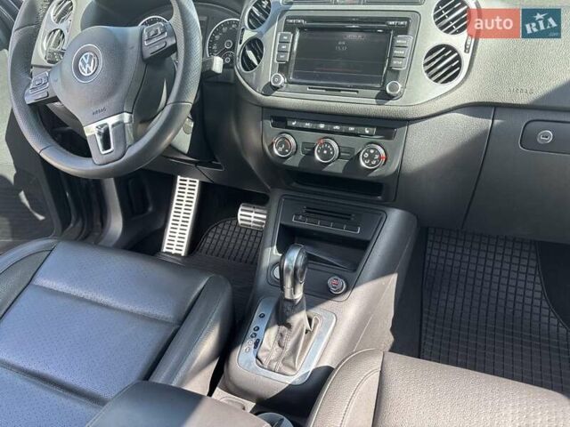 Сірий Фольксваген Тігуан, об'ємом двигуна 1.98 л та пробігом 175 тис. км за 13100 $, фото 16 на Automoto.ua