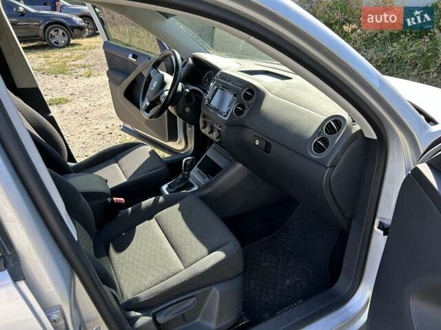 Сірий Фольксваген Тігуан, об'ємом двигуна 1.98 л та пробігом 135 тис. км за 12500 $, фото 15 на Automoto.ua