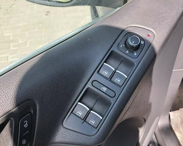 Серый Фольксваген Тигуан, объемом двигателя 1.98 л и пробегом 198 тыс. км за 14500 $, фото 11 на Automoto.ua