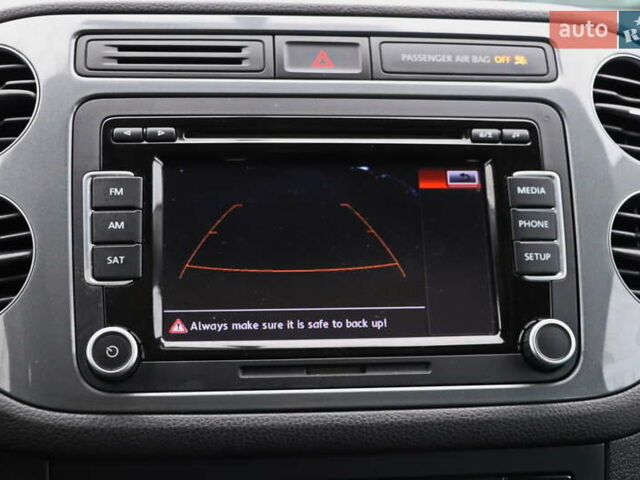 Сірий Фольксваген Тігуан, об'ємом двигуна 2 л та пробігом 150 тис. км за 13999 $, фото 23 на Automoto.ua