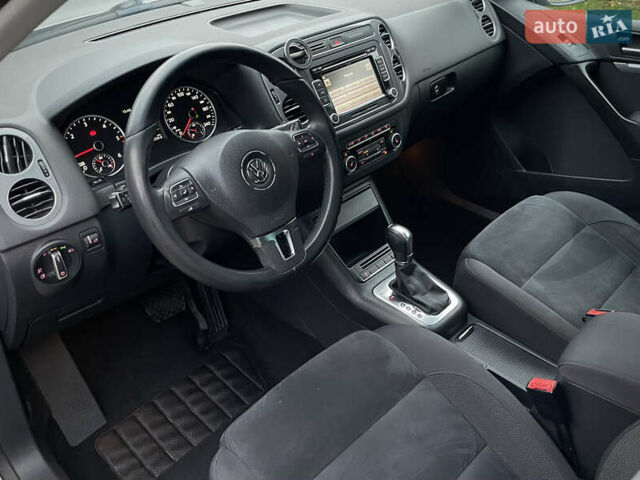 Серый Фольксваген Тигуан, объемом двигателя 2 л и пробегом 165 тыс. км за 15500 $, фото 61 на Automoto.ua