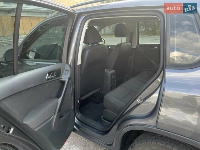 Серый Фольксваген Тигуан, объемом двигателя 1.98 л и пробегом 193 тыс. км за 11999 $, фото 5 на Automoto.ua