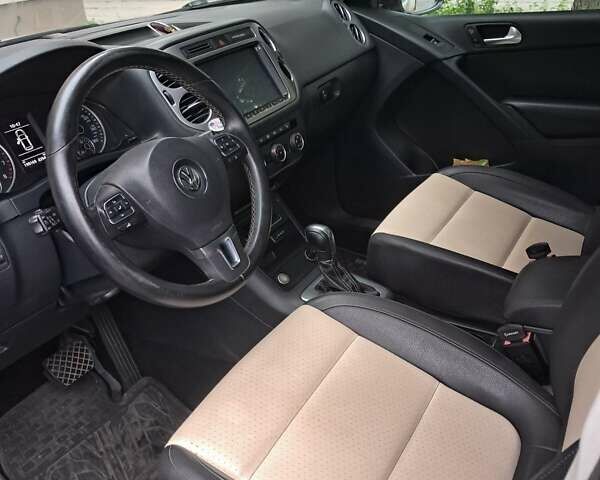 Серый Фольксваген Тигуан, объемом двигателя 1.98 л и пробегом 198 тыс. км за 14500 $, фото 2 на Automoto.ua