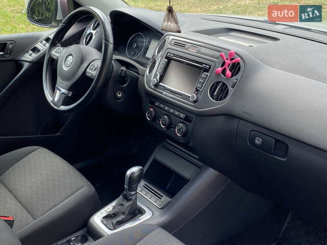 Сірий Фольксваген Тігуан, об'ємом двигуна 2 л та пробігом 224 тис. км за 13900 $, фото 21 на Automoto.ua