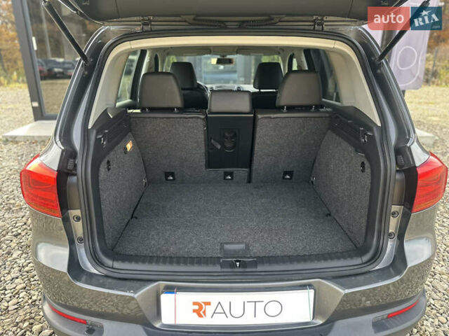 Серый Фольксваген Тигуан, объемом двигателя 2 л и пробегом 170 тыс. км за 12500 $, фото 4 на Automoto.ua