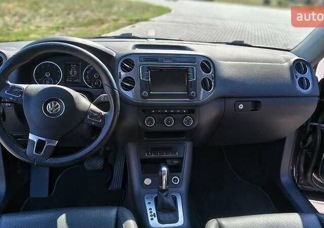 Серый Фольксваген Тигуан, объемом двигателя 1.98 л и пробегом 95 тыс. км за 13500 $, фото 4 на Automoto.ua