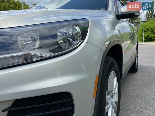 Сірий Фольксваген Тігуан, об'ємом двигуна 2 л та пробігом 224 тис. км за 13900 $, фото 10 на Automoto.ua