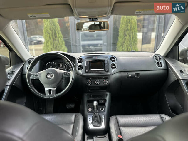 Серый Фольксваген Тигуан, объемом двигателя 2 л и пробегом 170 тыс. км за 12500 $, фото 10 на Automoto.ua
