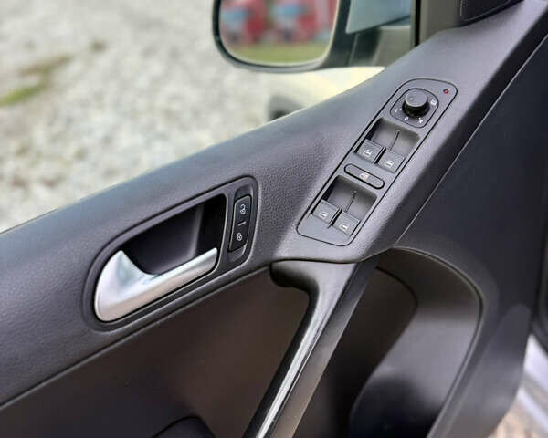 Серый Фольксваген Тигуан, объемом двигателя 1.98 л и пробегом 150 тыс. км за 13999 $, фото 17 на Automoto.ua