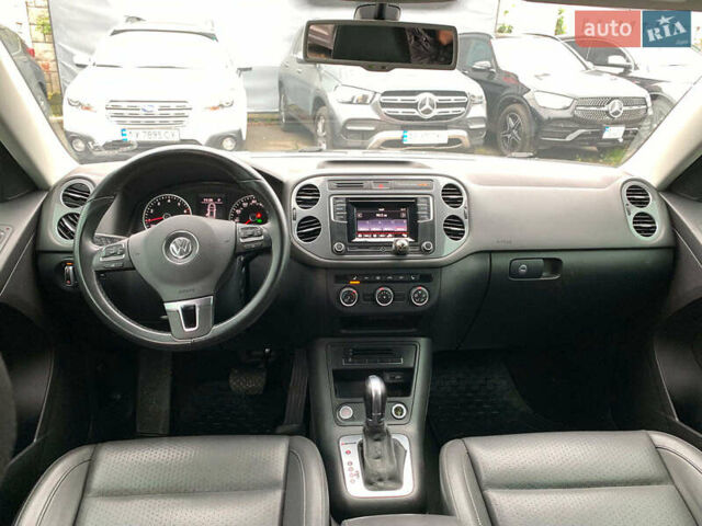 Серый Фольксваген Тигуан, объемом двигателя 2 л и пробегом 195 тыс. км за 15340 $, фото 27 на Automoto.ua