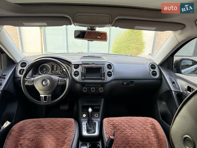 Сірий Фольксваген Тігуан, об'ємом двигуна 2 л та пробігом 176 тис. км за 12400 $, фото 26 на Automoto.ua