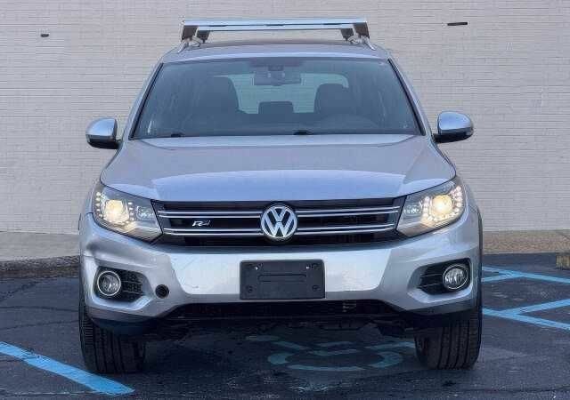 Серый Фольксваген Тигуан, объемом двигателя 2 л и пробегом 99 тыс. км за 7500 $, фото 1 на Automoto.ua