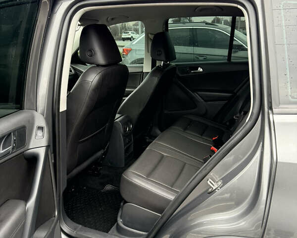 Сірий Фольксваген Тігуан, об'ємом двигуна 1.98 л та пробігом 187 тис. км за 12700 $, фото 6 на Automoto.ua