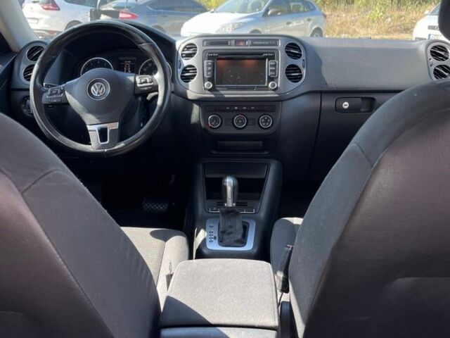 Серый Фольксваген Тигуан, объемом двигателя 2 л и пробегом 145 тыс. км за 12600 $, фото 3 на Automoto.ua