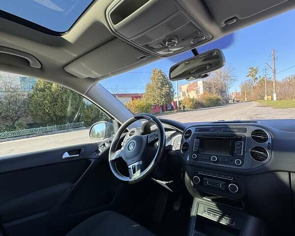 Серый Фольксваген Тигуан, объемом двигателя 1.97 л и пробегом 159 тыс. км за 16500 $, фото 10 на Automoto.ua
