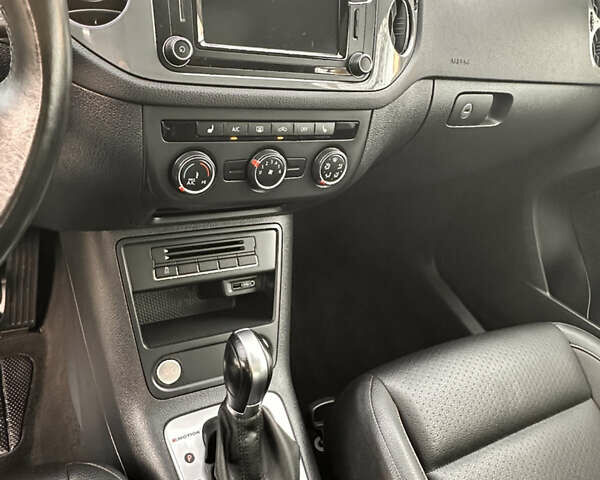 Серый Фольксваген Тигуан, объемом двигателя 1.98 л и пробегом 64 тыс. км за 15300 $, фото 40 на Automoto.ua