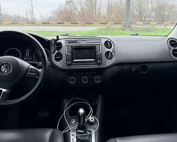 Сірий Фольксваген Тігуан, об'ємом двигуна 1.98 л та пробігом 187 тис. км за 12700 $, фото 12 на Automoto.ua